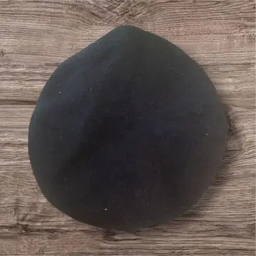 블랙 울 베레모