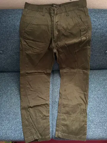 BEAMS 치노 팬츠 S 사이즈 올리브색