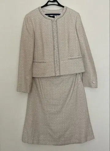 23구 트위드 세레모니 수트 노카라