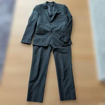 BG 다크 그레이 스트라이프 비즈니스 정장