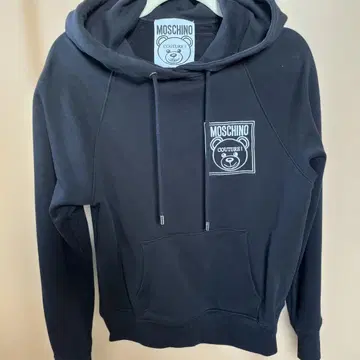 MOSCHINO 블랙 후드 부착 후드티