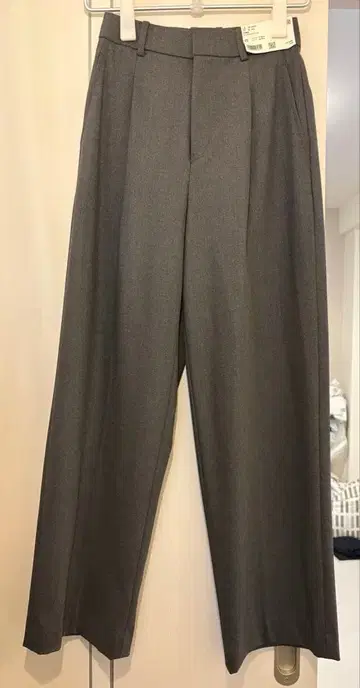 유니클로 턱 와이드 팬츠