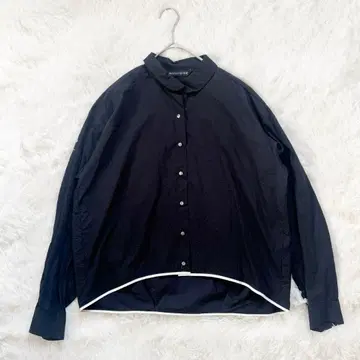 mizuiroind 바이컬러 밑단 라운드 칼라 셔츠 네이비