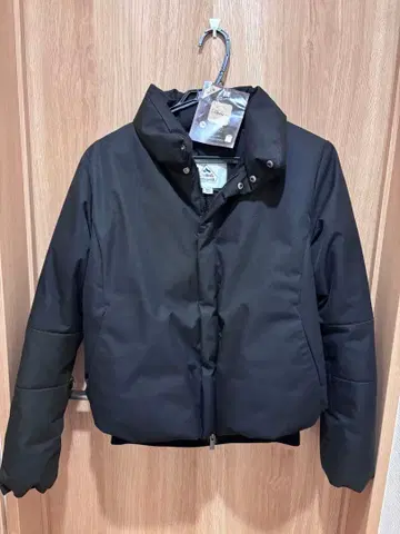 고급 PYRENEX 블랙 다운 자켓