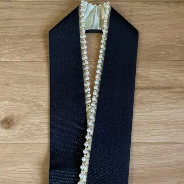 블랙 베이스 펄 장식 겹카라