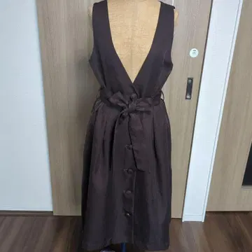 다크 브라운 V넥 원피스