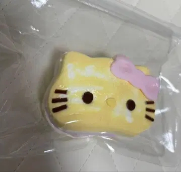 고양이 크림 샌드 스퀴즈