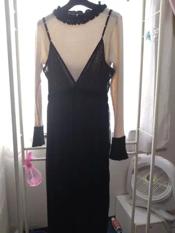 axes femme 프릴 넥 니트 원피스