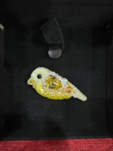 비즈 작은 새 브로치