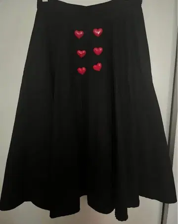 Psyco Apparel 하트 버튼 블랙 플레어 스커트