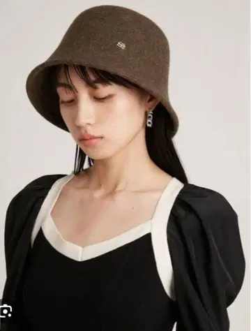 [ 택 포함 미사용 ] 스나이델 울 플레어 햇 브라운