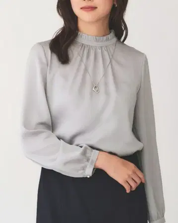 [ UNTITLED ] 택 포함 새상품 스탠드넥 프릴 블라우스