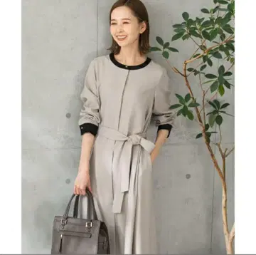 어반리서치 로쏘 A라인 턱 원피스