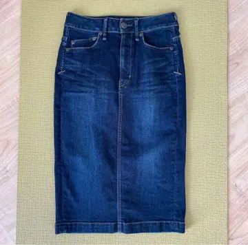 YANUK 타이트 데님 스커트