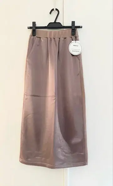 [ MONiLE ] 모레 새틴쭈리&스웨이드 타이트 스커트
