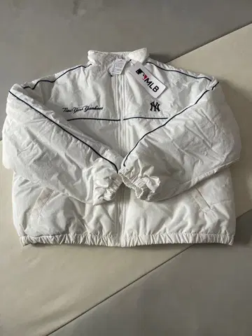 [ 새상품 ] New York Yankees 점퍼 화이트