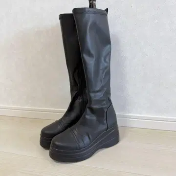 요스케 YOSUKE 통굽 플랫폼 부츠 블랙 가죽