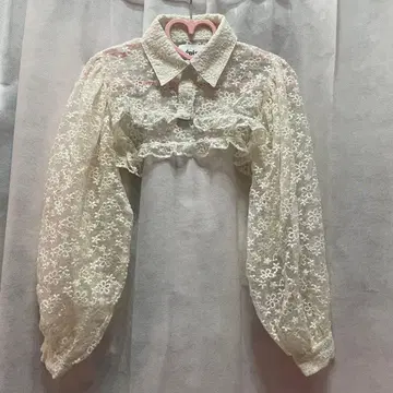 epine 크롭 기장 블라우스