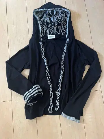 PINK HOUSE 블랙 프릴 후드티