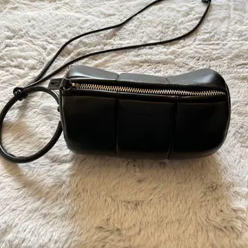 ADD CULUMAN 블랙 숄더백