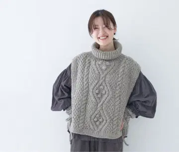 [ nest Robe ] 페루 니트 팝콘 케이블 베스트 그레이