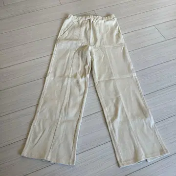 [ 미사용품 ] 슬릿 와이드 팬츠 크림색