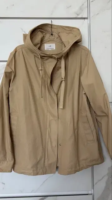 베이지 후드 부착 자켓 M 사이즈