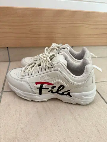 Fila 통굽 화이트 스니커즈
