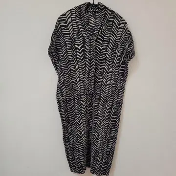 스페치오 슬리브리스 튜닉 원피스 블랙과 베이지 L