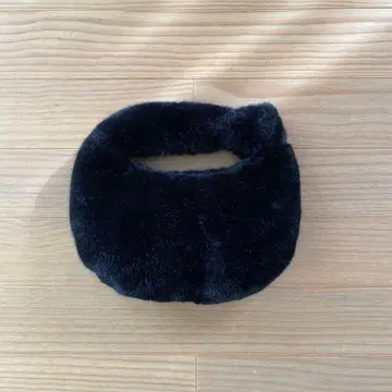 [ 거의 새상품 ] 블랙 퍼 핸드백