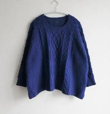 이치 이치 울 케이블 니트 스웨터