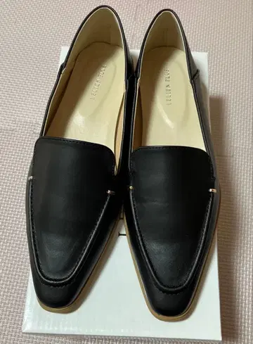 블랙 가죽 로퍼