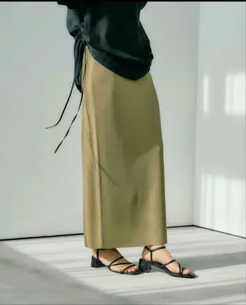 LEPSIM 렙심 14G 니트 내로우 스커트 카키