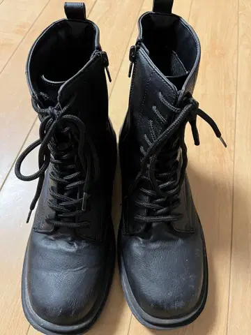블랙 레이스업 부츠 23.5cm