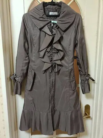 갤러리 비스콘티 GALLERY VISCONTI 프릴 롱 코트