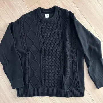 GAP 블랙 케이블 니트 스웨터