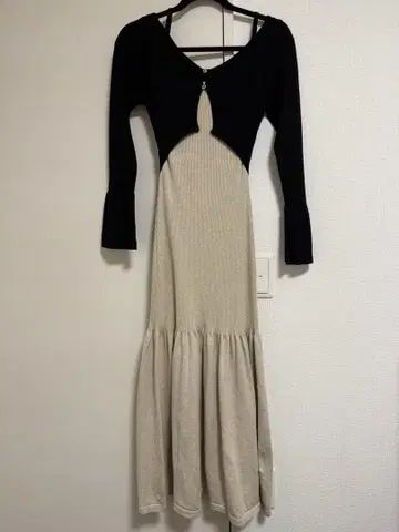 dazzlin 가든 레이어 백 오픈 니트 원피스