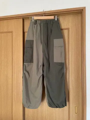 CPCM 카키 계열 바이컬러 워크 팬츠 Free 사이즈