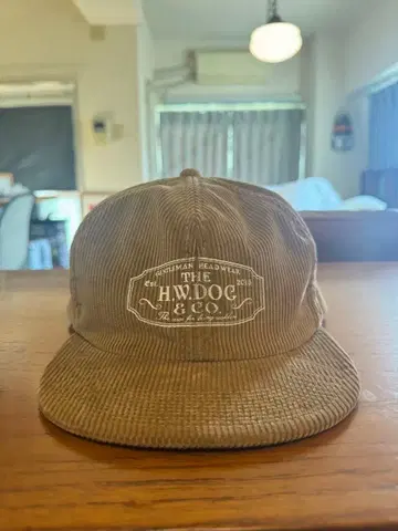 THE H.W. DOG&CO. 베이지 캡