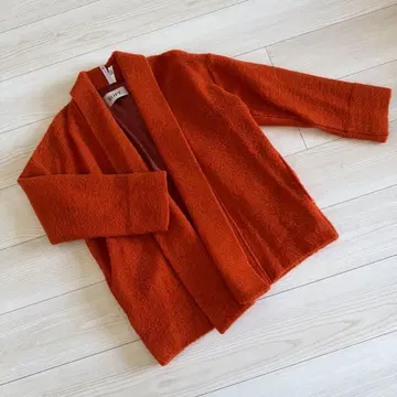 로페 가을의 진한 오렌지 모헤어 코트