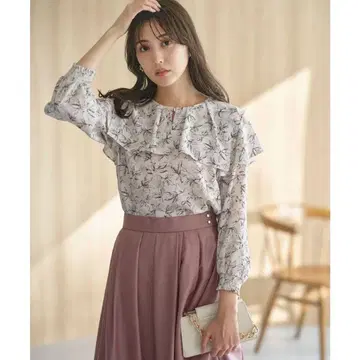 온워드 프릴 달린 꽃무늬 긴팔 셔츠