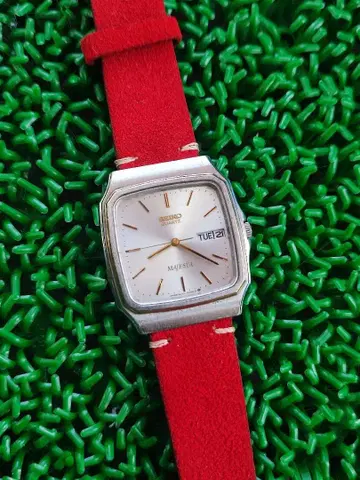 세이코 마비스타 빨간색 가죽 손목시계