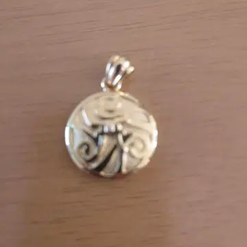 수정원 본존 펜던트