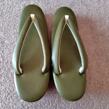 올리브 그린 조리