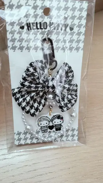 HELLO KITTY 하운드투스 스트랩 키링