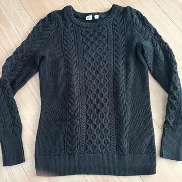 케이블 짜임 블랙 긴팔 스웨터 S 사이즈