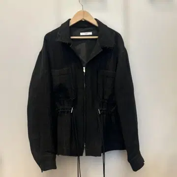 블랙 집업 자켓 스트럿 애로우즈