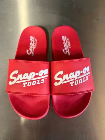 Snap-on 레드 슬라이드 샌들