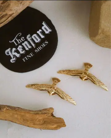 Kenford 독수리 모티브 액세서리