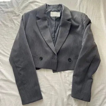 Chico 그레이 크롭 테일러드 자켓